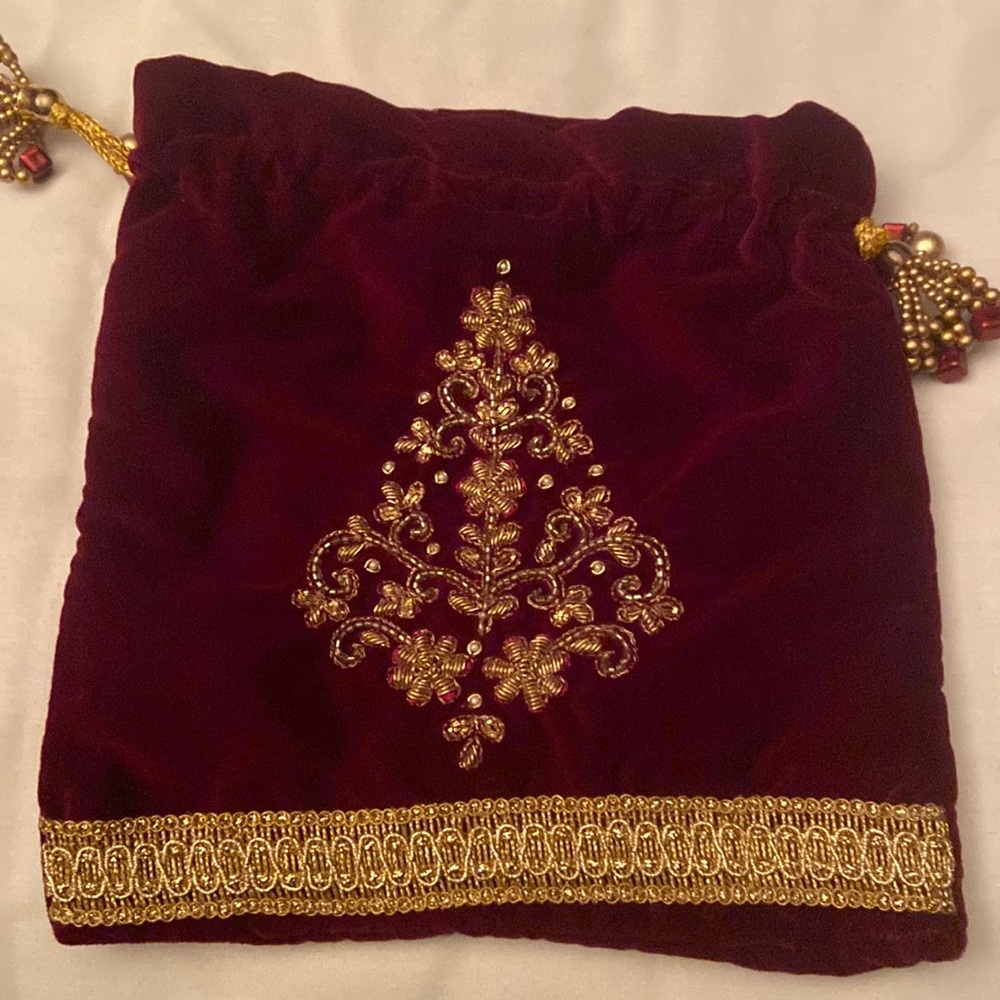 Velvet pouch